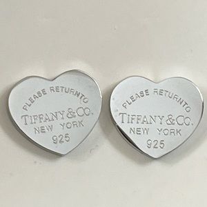 Large Return to New York silver heart stud earrings excellent quality